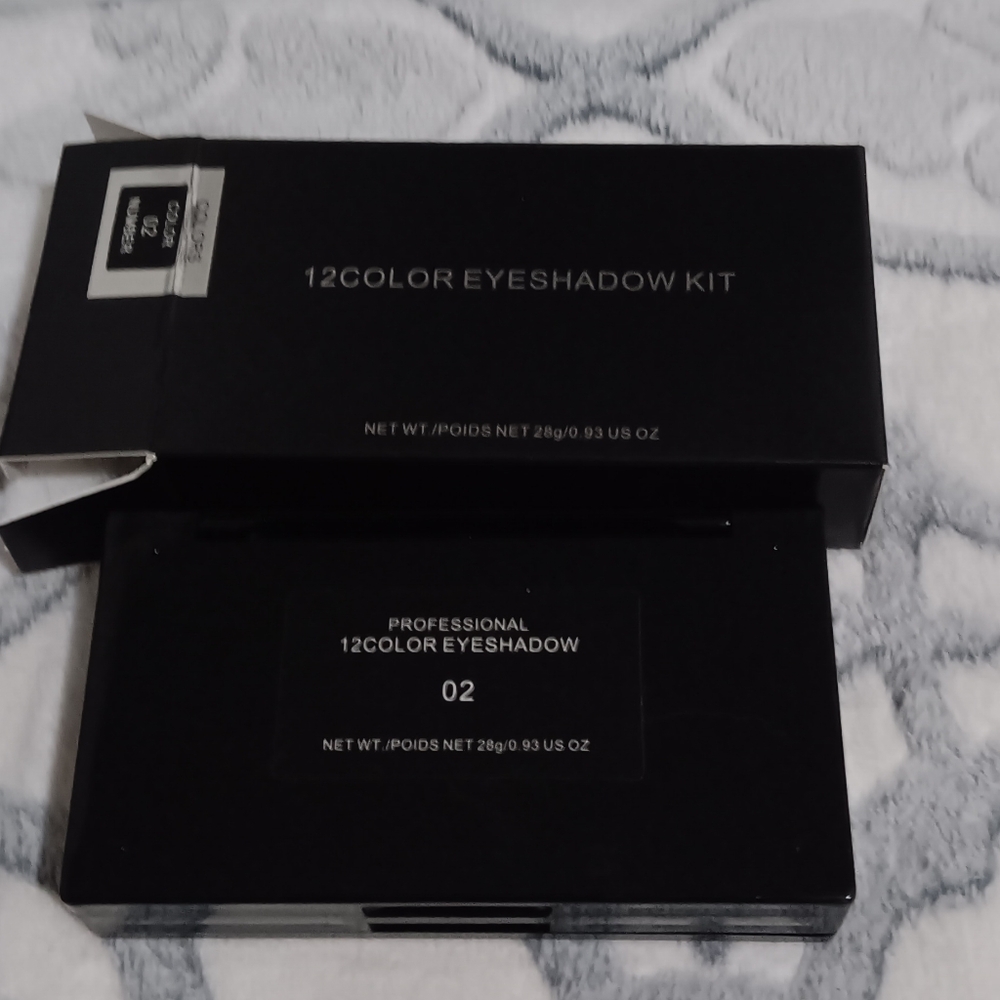 Eye shadow palette